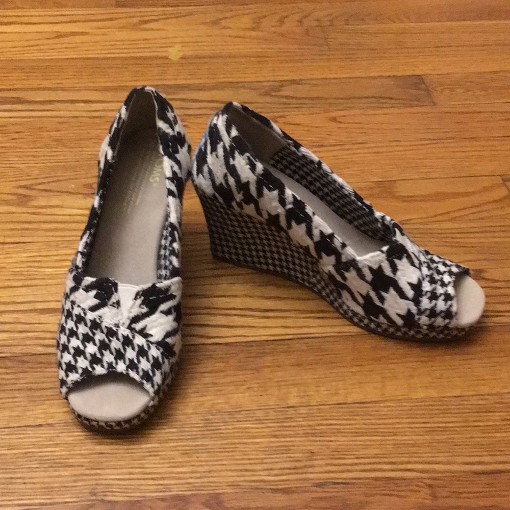 Toms Houndstooth open toe Wedge Shoes